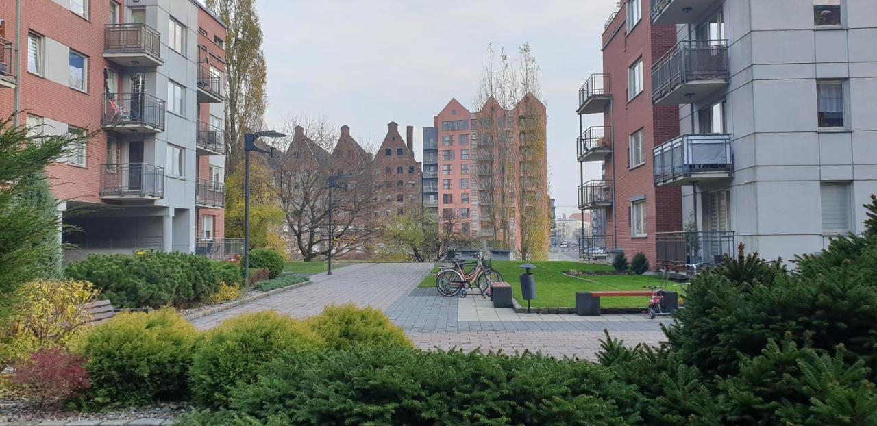 グダニスクApartament Pod Trzema Niebieskimi Kaczoramiアパートメント エクステリア 写真