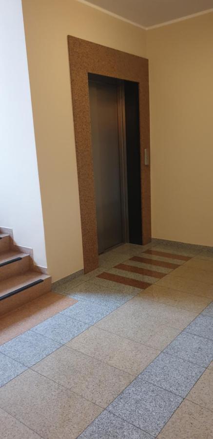グダニスクApartament Pod Trzema Niebieskimi Kaczoramiアパートメント エクステリア 写真